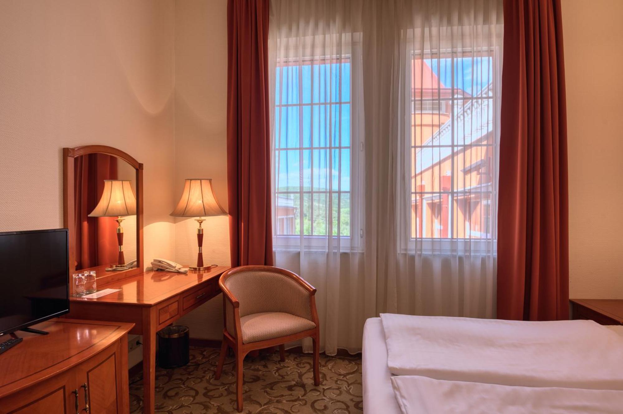 Hotel Bellevue Esztergom Extérieur photo