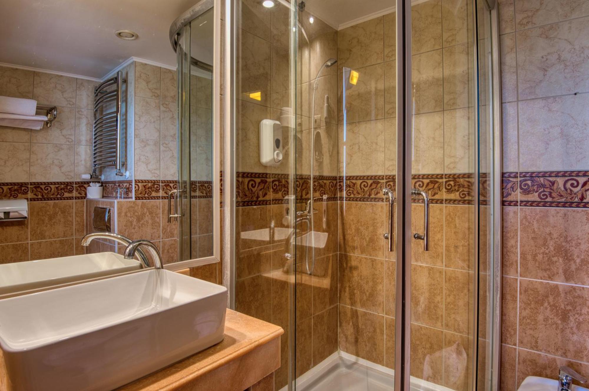 Hotel Bellevue Esztergom Extérieur photo