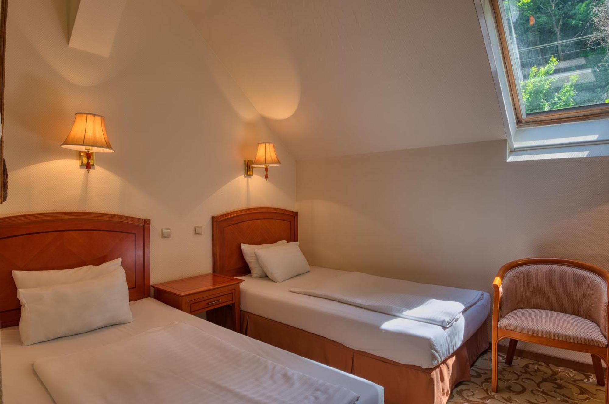Hotel Bellevue Esztergom Chambre photo