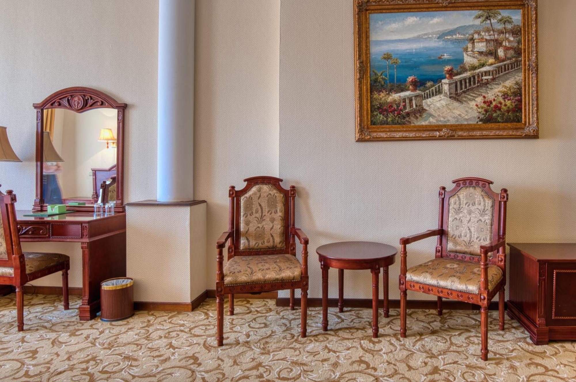 Hotel Bellevue Esztergom Extérieur photo