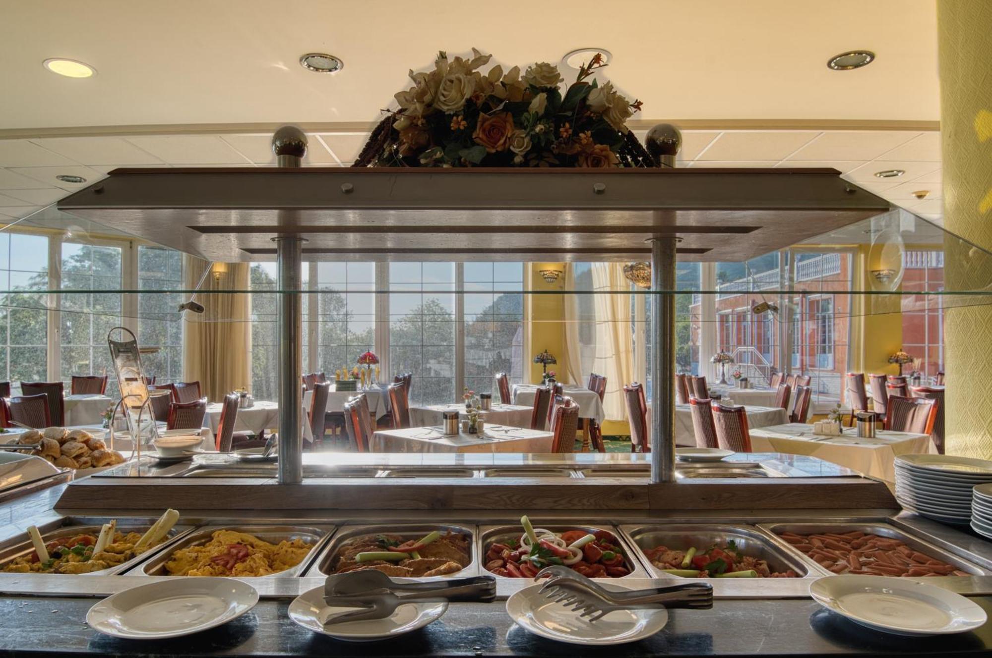 Hotel Bellevue Esztergom Extérieur photo
