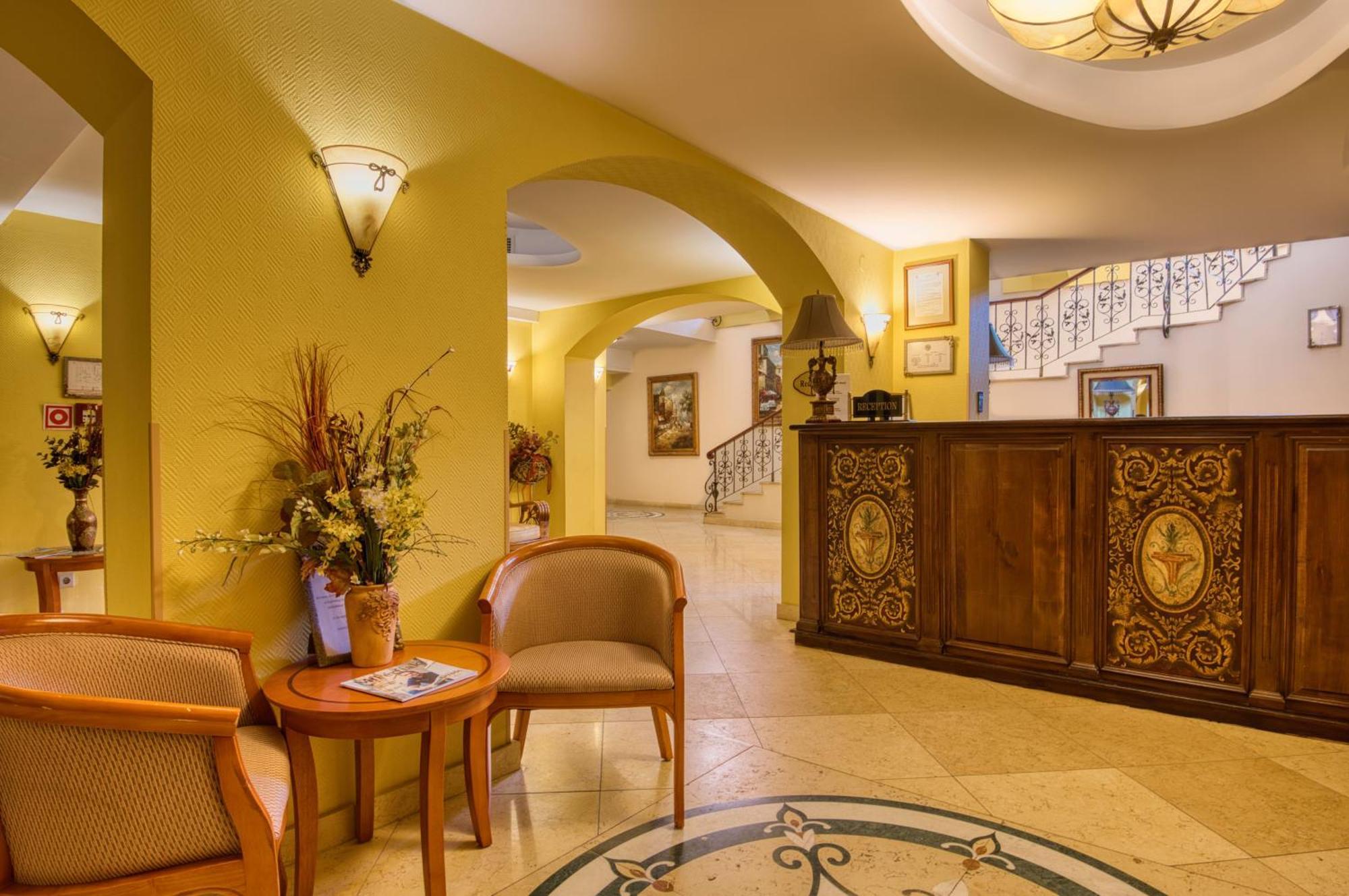 Hotel Bellevue Esztergom Extérieur photo