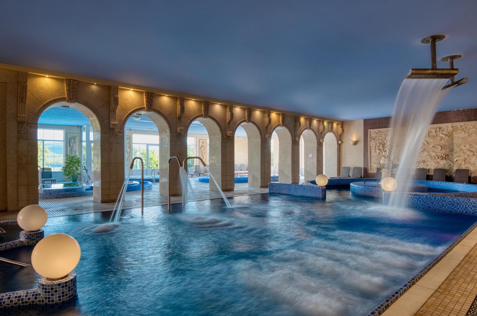 Hotel Bellevue Esztergom Extérieur photo