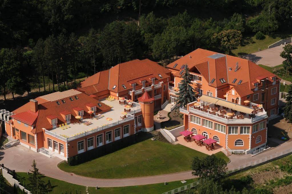 Hotel Bellevue Esztergom Extérieur photo